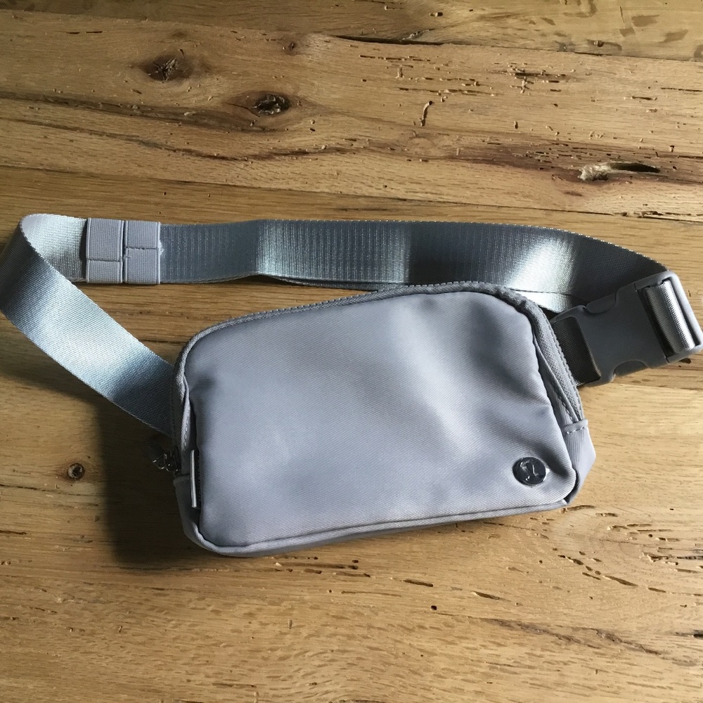 NWOT Lululemon Everywhere Belt Bag crossbody purse new without tags 1L